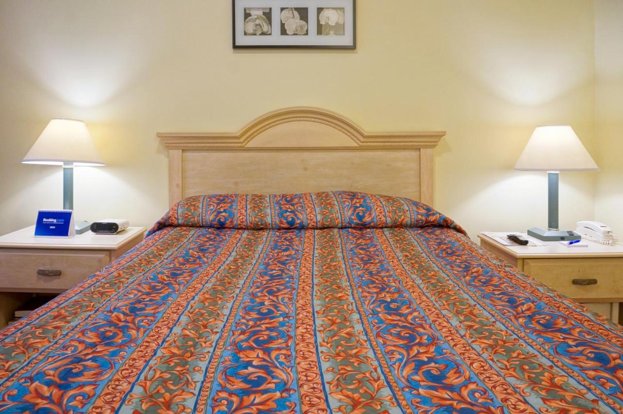 Queen Room at Grant Hotel