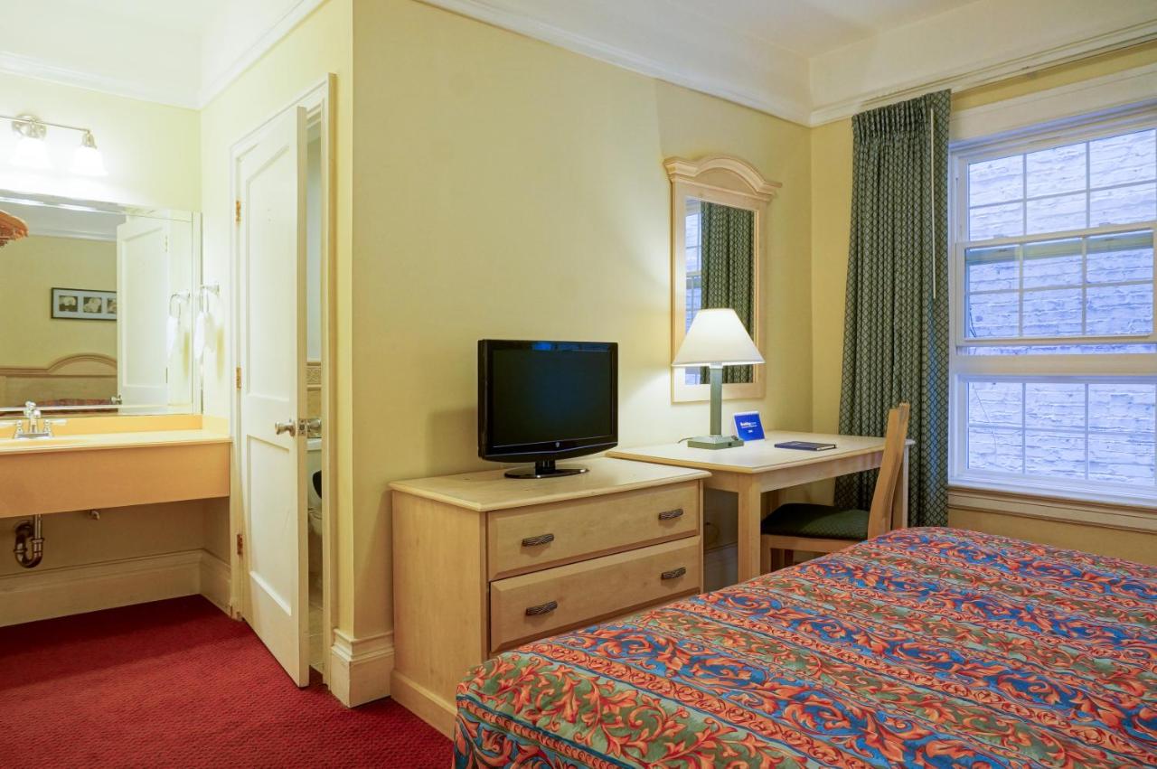 Queen Room at Grant Hotel