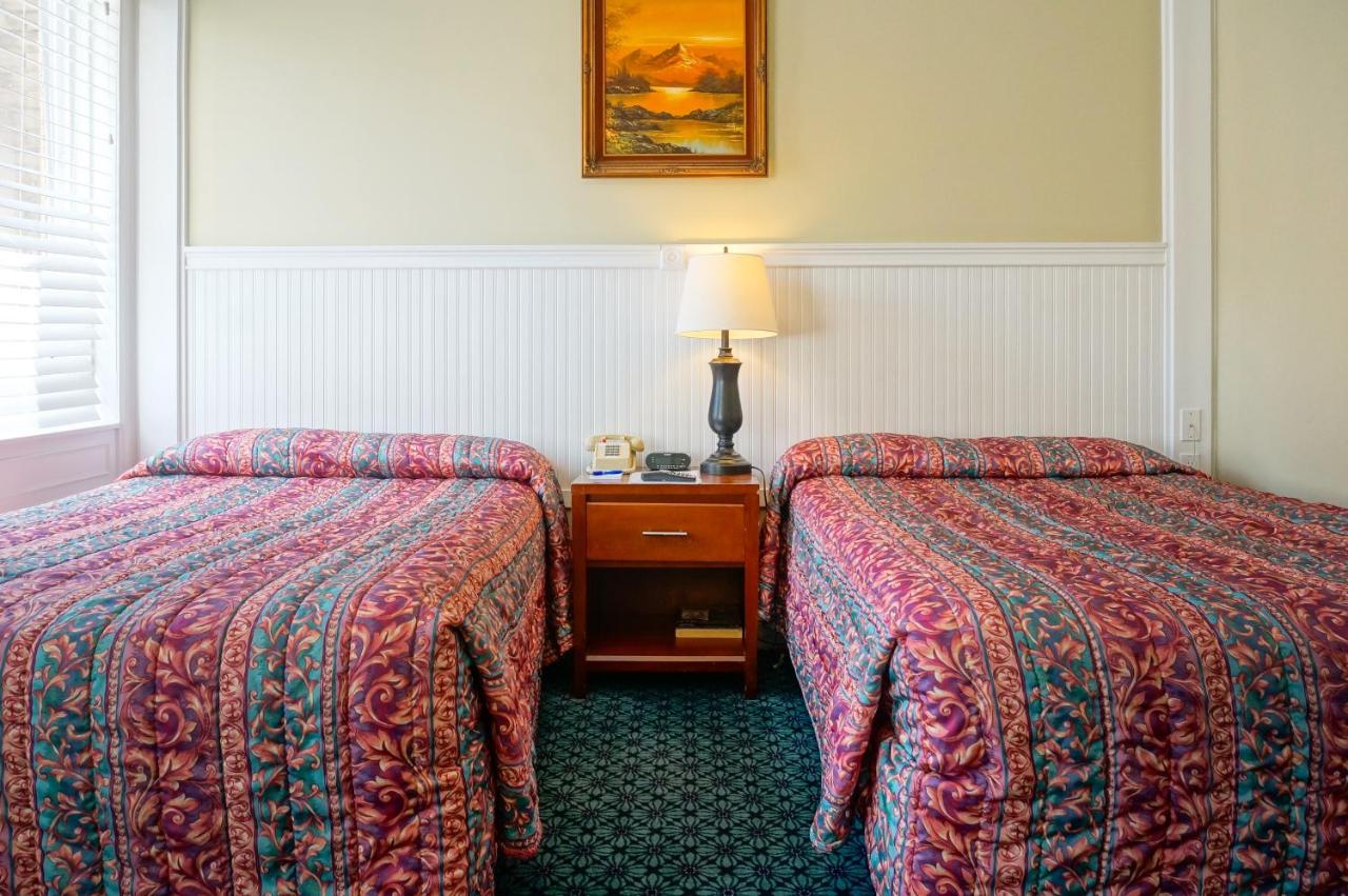 Double Room with Two Double Beds at Grant Hotel