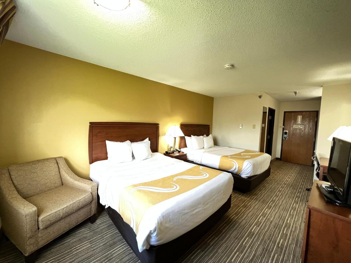 Queen Room with Two Queen Beds - Non-Smoking/Pet Friendly at Quality Inn Mitchell I-90