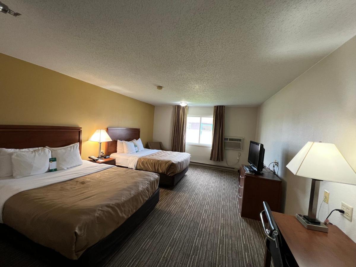 Queen Room with Two Queen Beds - Non-Smoking/Pet Friendly at Quality Inn Mitchell I-90