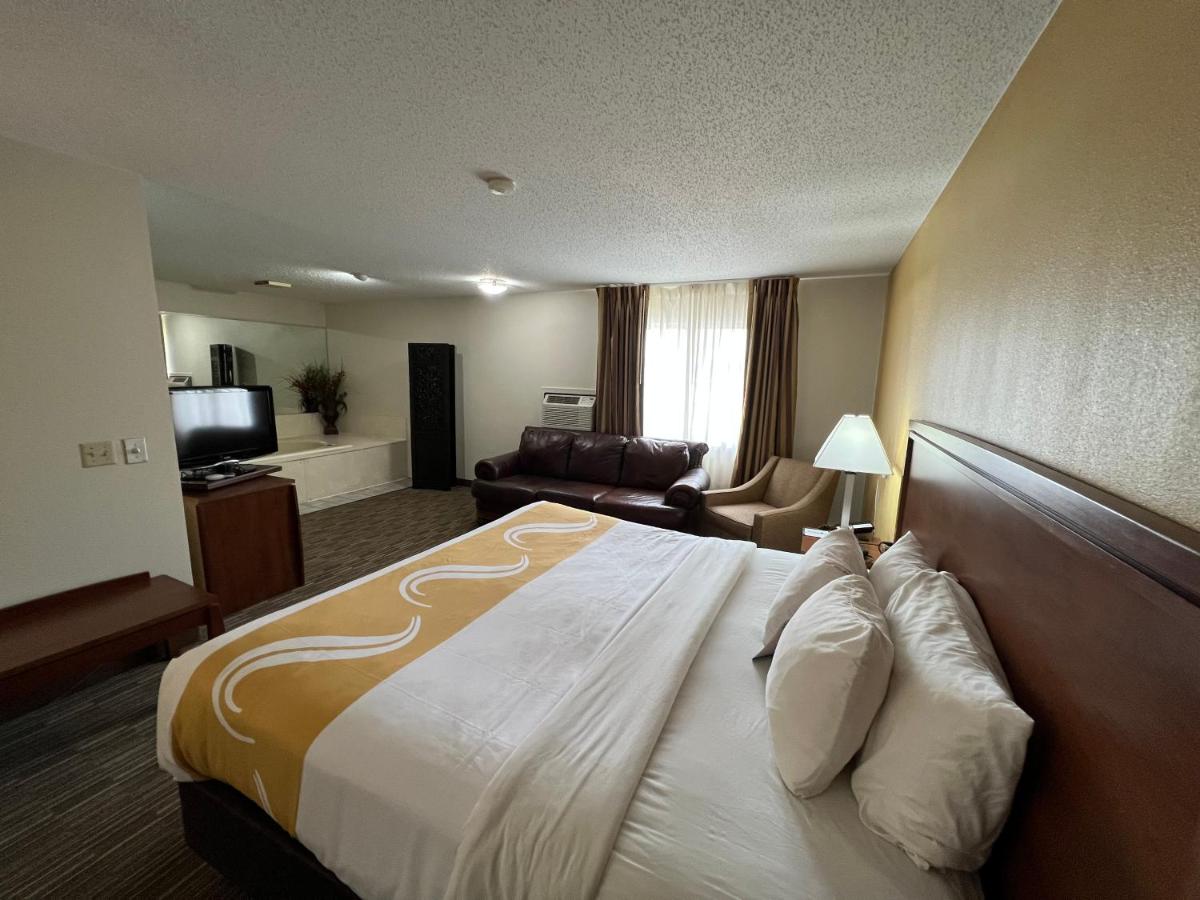 King Suite - Non-Smoking at Quality Inn Mitchell I-90