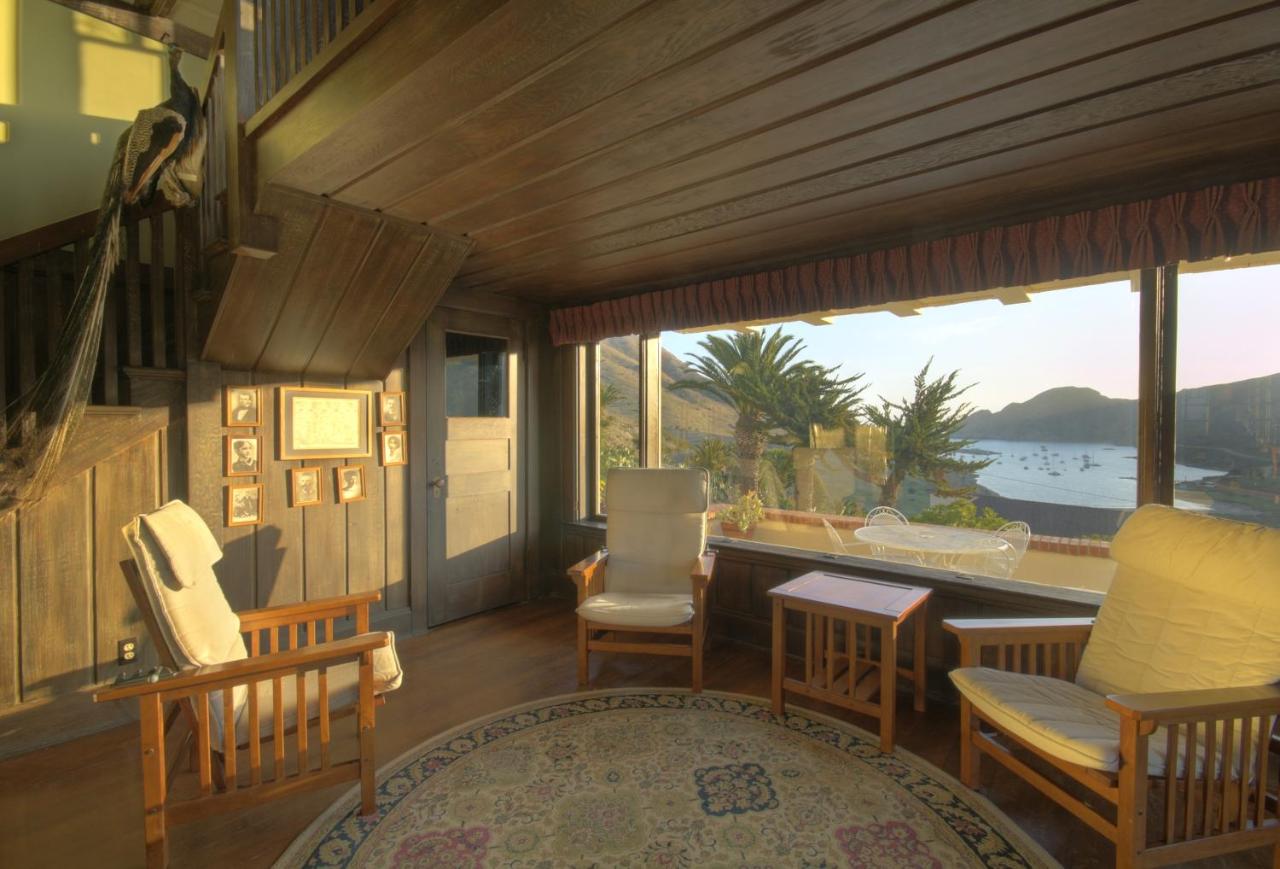 | Banning House of Two Harbors