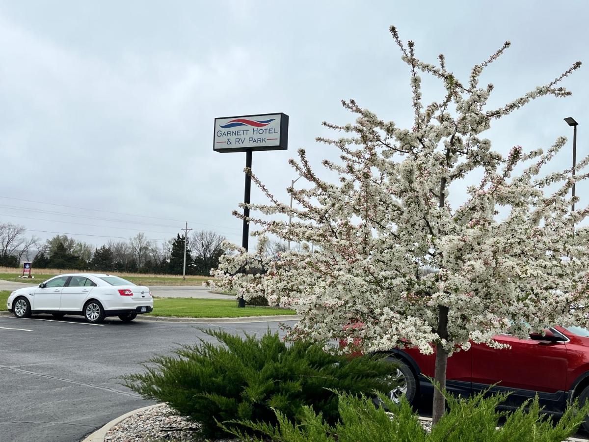 | Garnett Hotel & RV Park