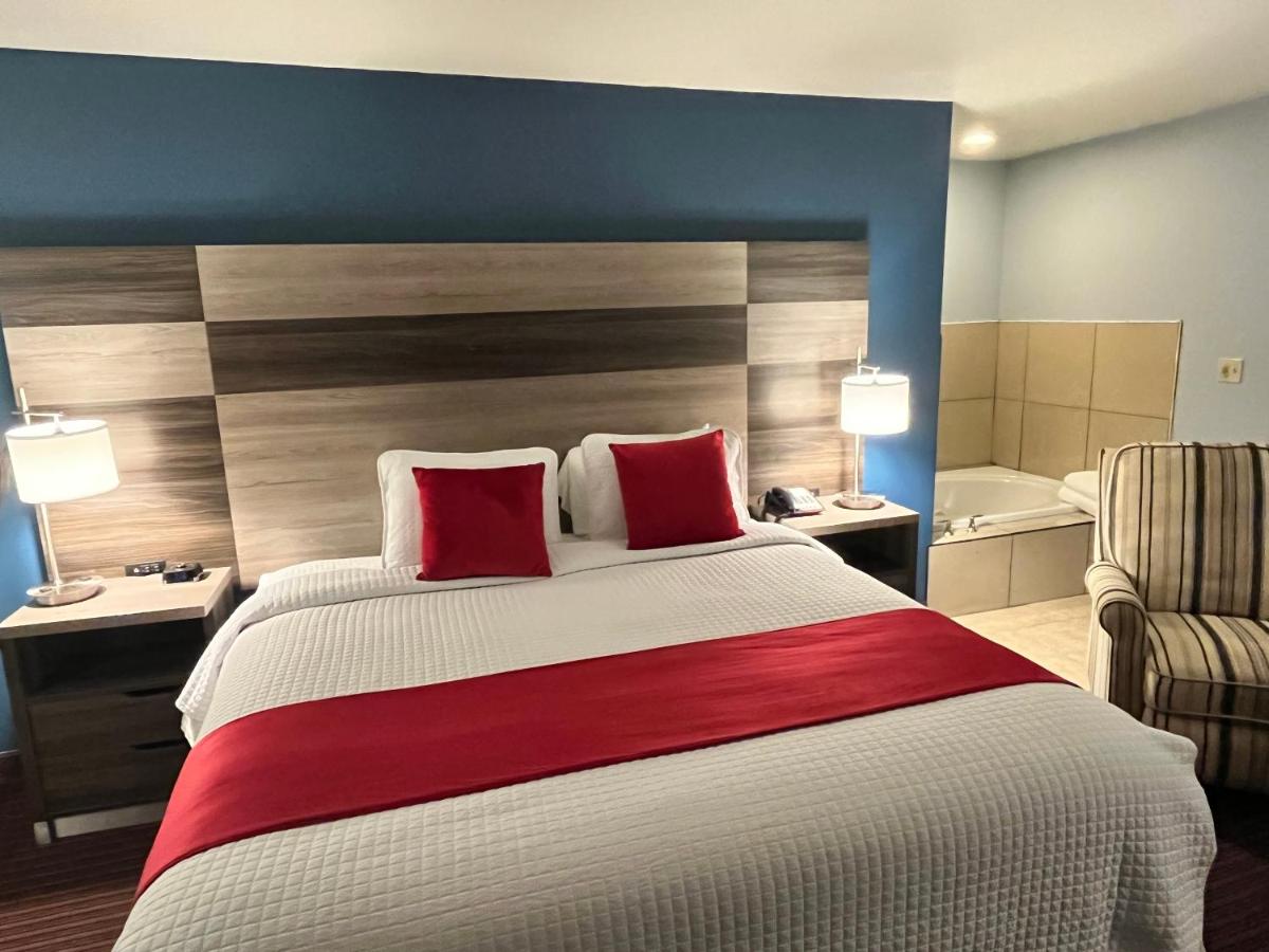 | Garnett Hotel & RV Park