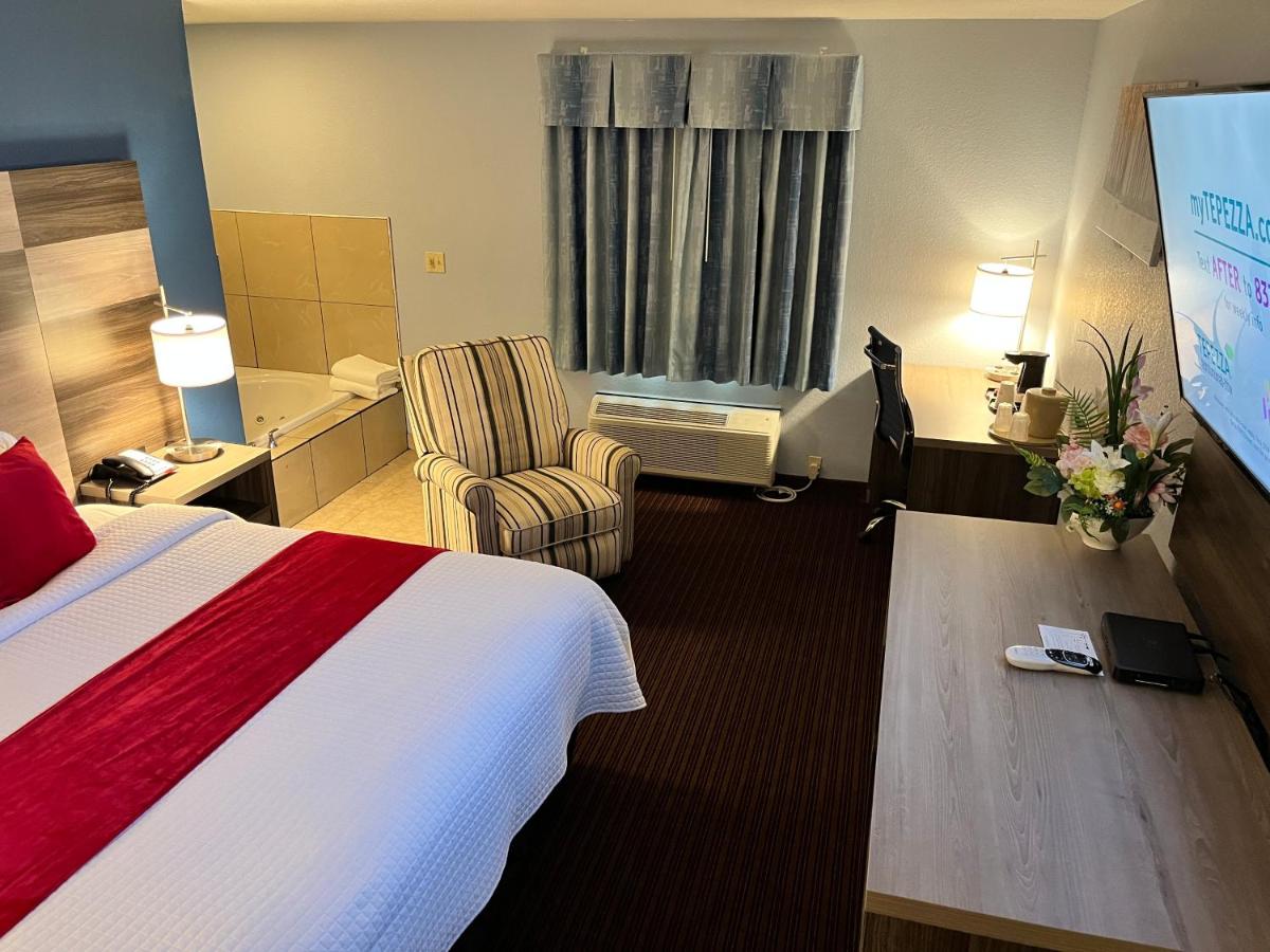 | Garnett Hotel & RV Park