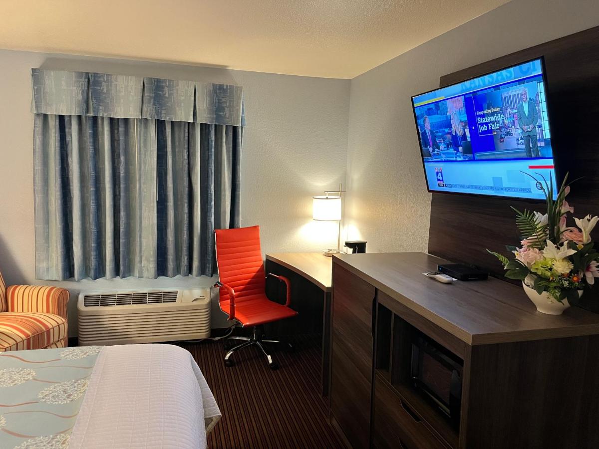 | Garnett Hotel & RV Park