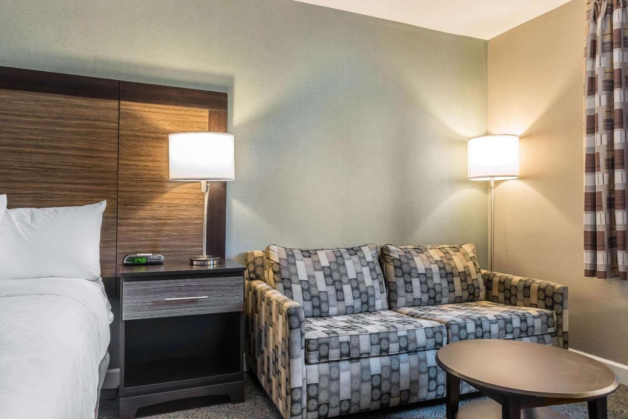 | Clarion Inn Belle Vernon