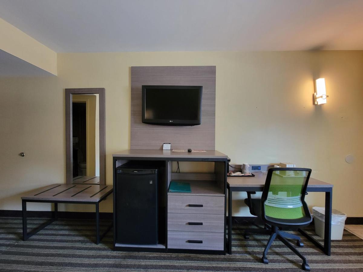 Double Room with Two Double Beds - Accessible/Non-Smoking at Quality Inn Flamingo