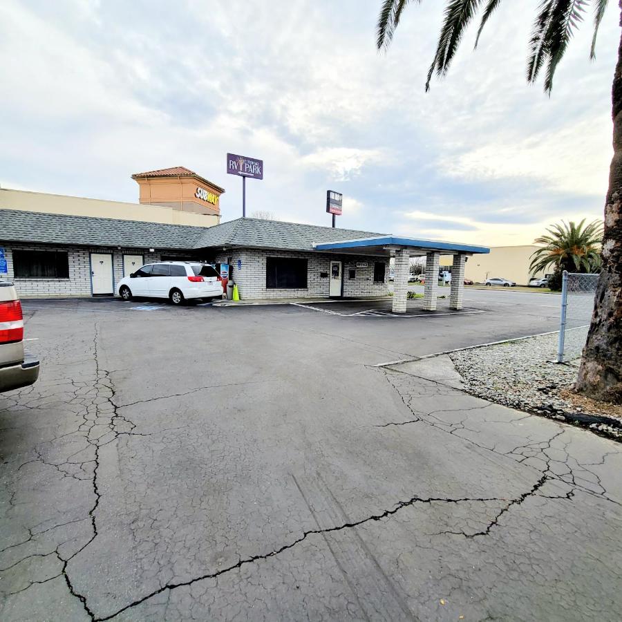 | Economy inn
