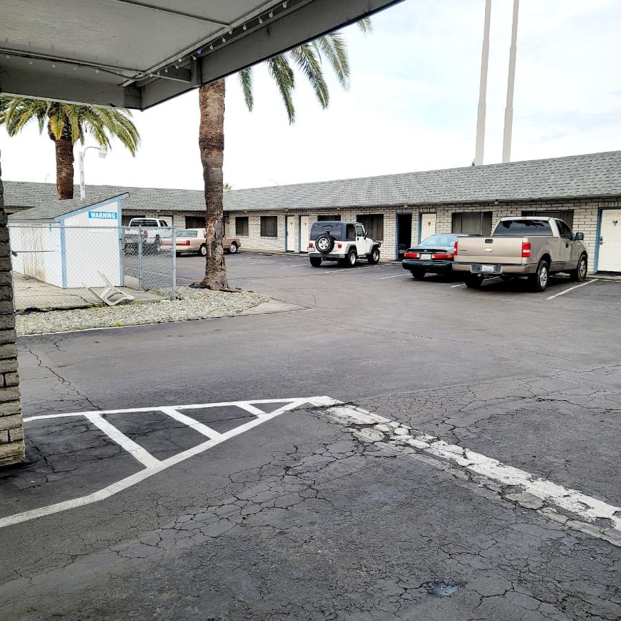 | Economy inn