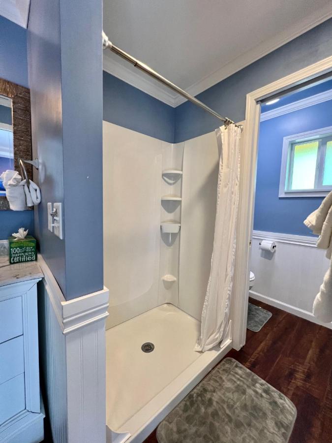 | Sunshine Cottage