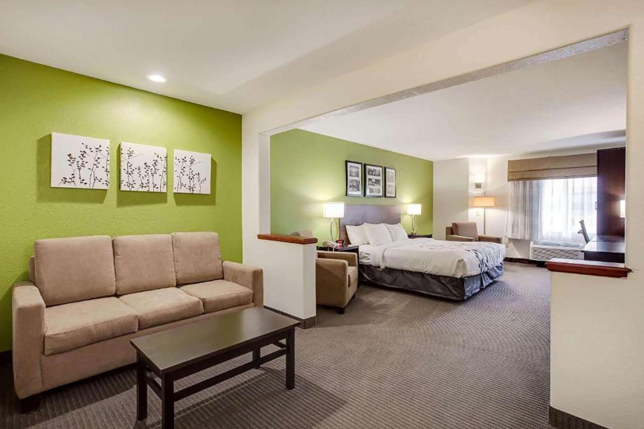 | Baymont by Wyndham Milan