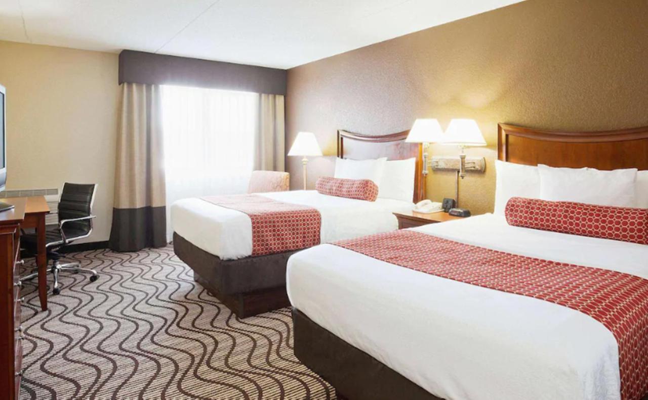 Single Room With Double Beds at La Quinta Inn & Suites by Wyndham Minneapolis-Minnetonka
