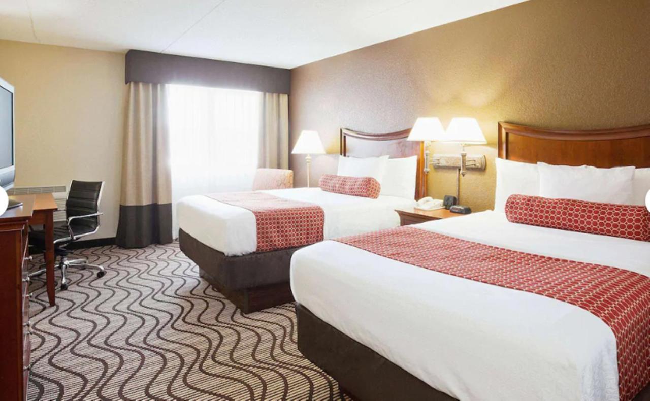 Single Room With Double Beds at La Quinta Inn & Suites by Wyndham Minneapolis-Minnetonka