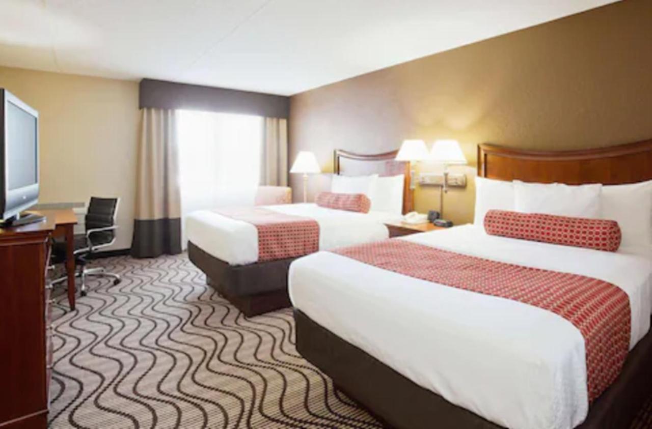 Single Room With Double Beds at La Quinta Inn & Suites by Wyndham Minneapolis-Minnetonka