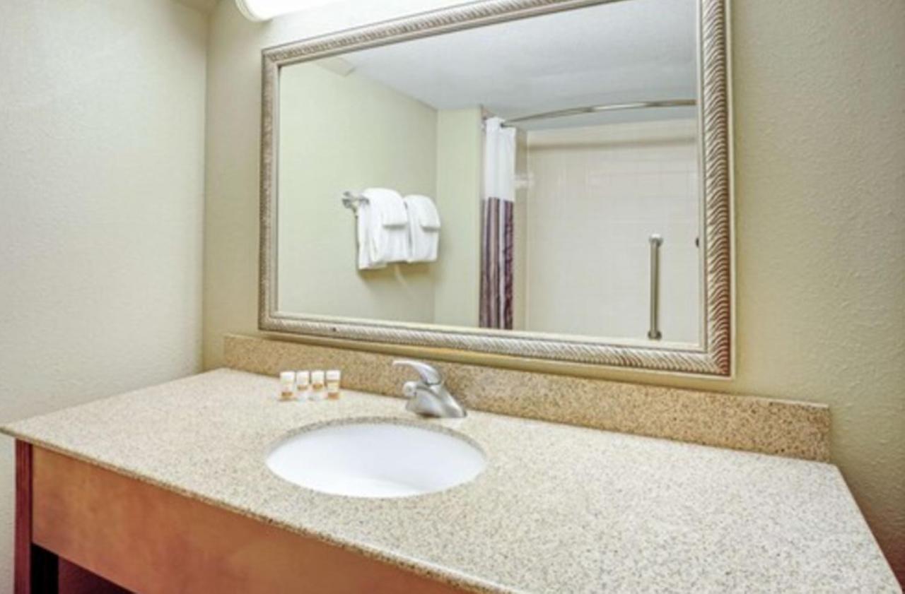 Single Room With Double Beds at La Quinta Inn & Suites by Wyndham Minneapolis-Minnetonka