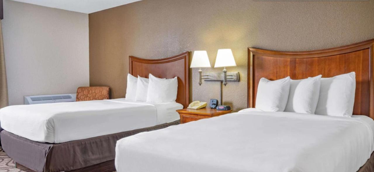 2 Full Beds, Mobility/Hearing Impaired Accessible Room, Non-Smoking at La Quinta Inn & Suites by Wyndham Minneapolis-Minnetonka