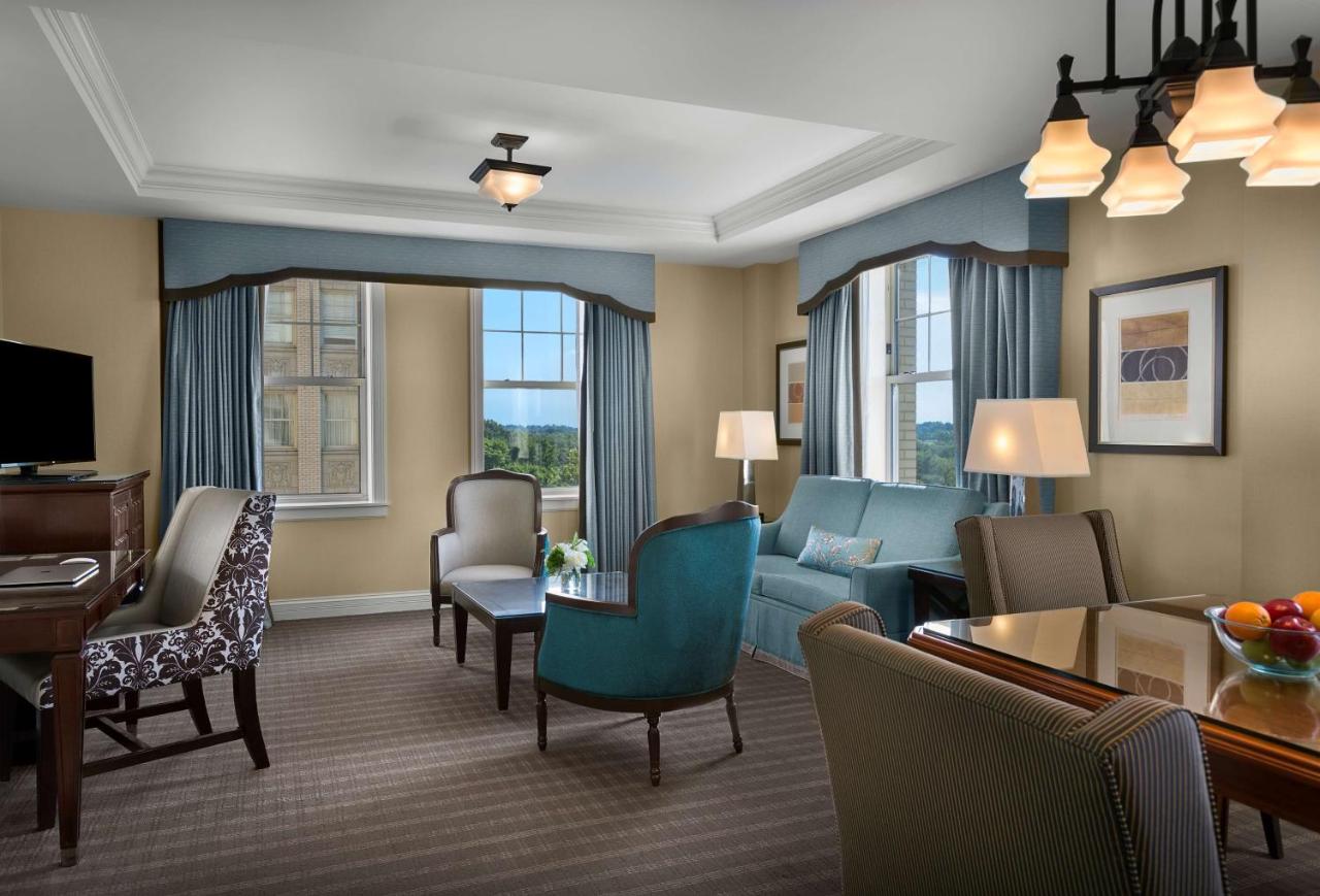 One-Bedroom Apartment at The Royal Sonesta Chase Park Plaza St. Louis