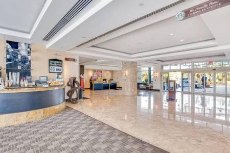 | HILTON DOUBLETREE-lUXURY SUITE 2 QUEEN BEDS UP TO 6 GUESTS