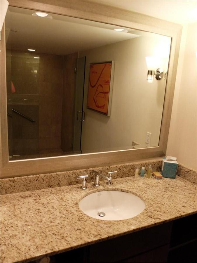  | HILTON DOUBLETREE-lUXURY SUITE 2 QUEEN BEDS UP TO 6 GUESTS