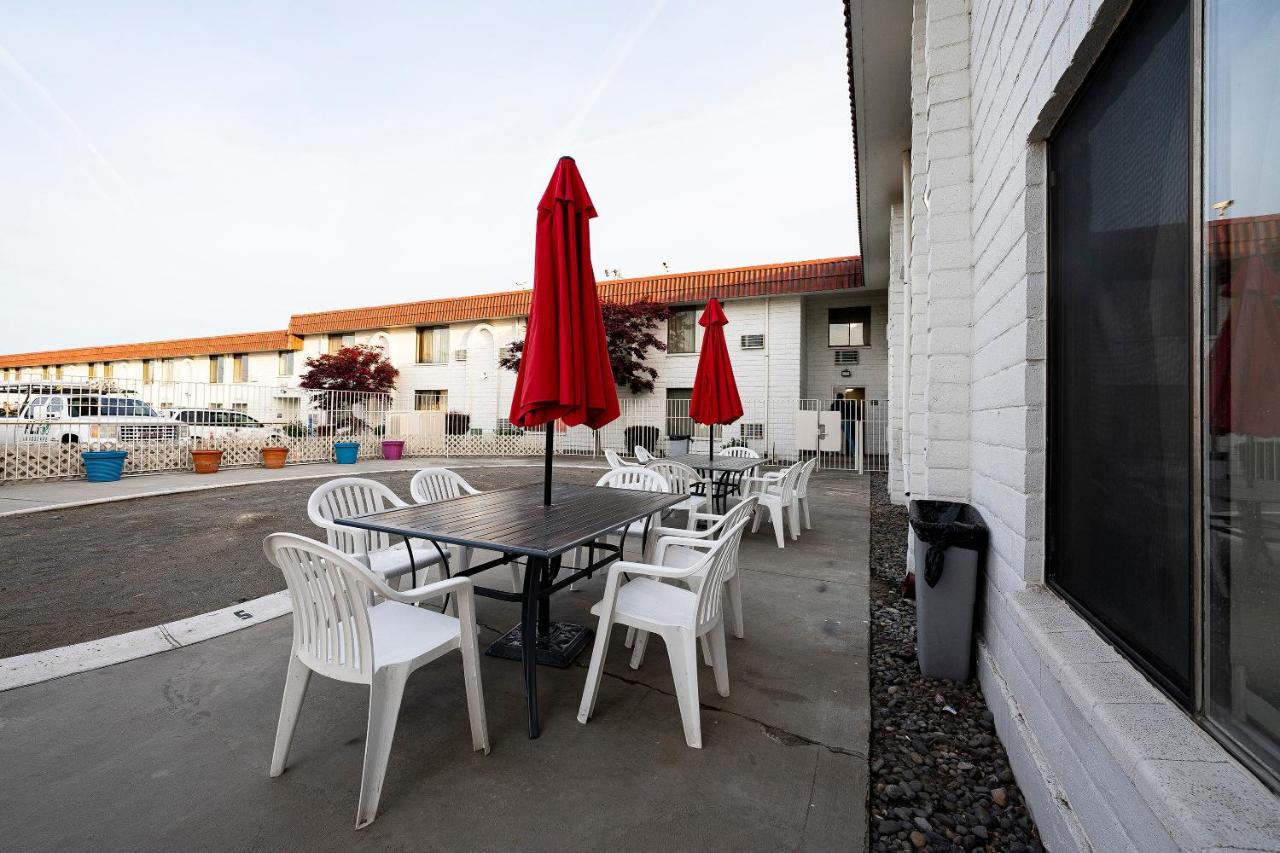  | OYO Hotel Hermiston OR, Downtown
