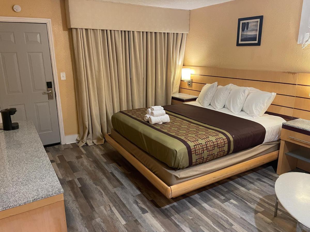 | Sunburst Hotel