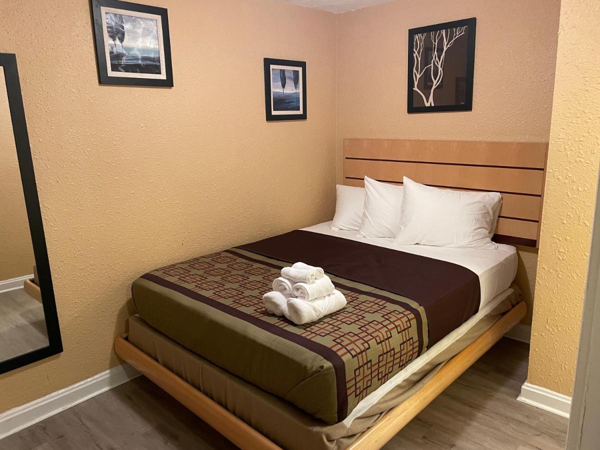 | Sunburst Hotel