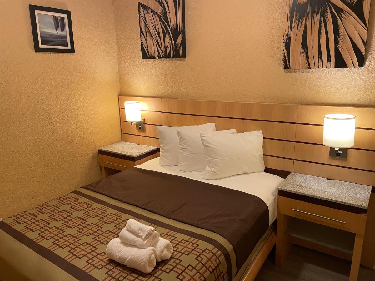 | Sunburst Hotel