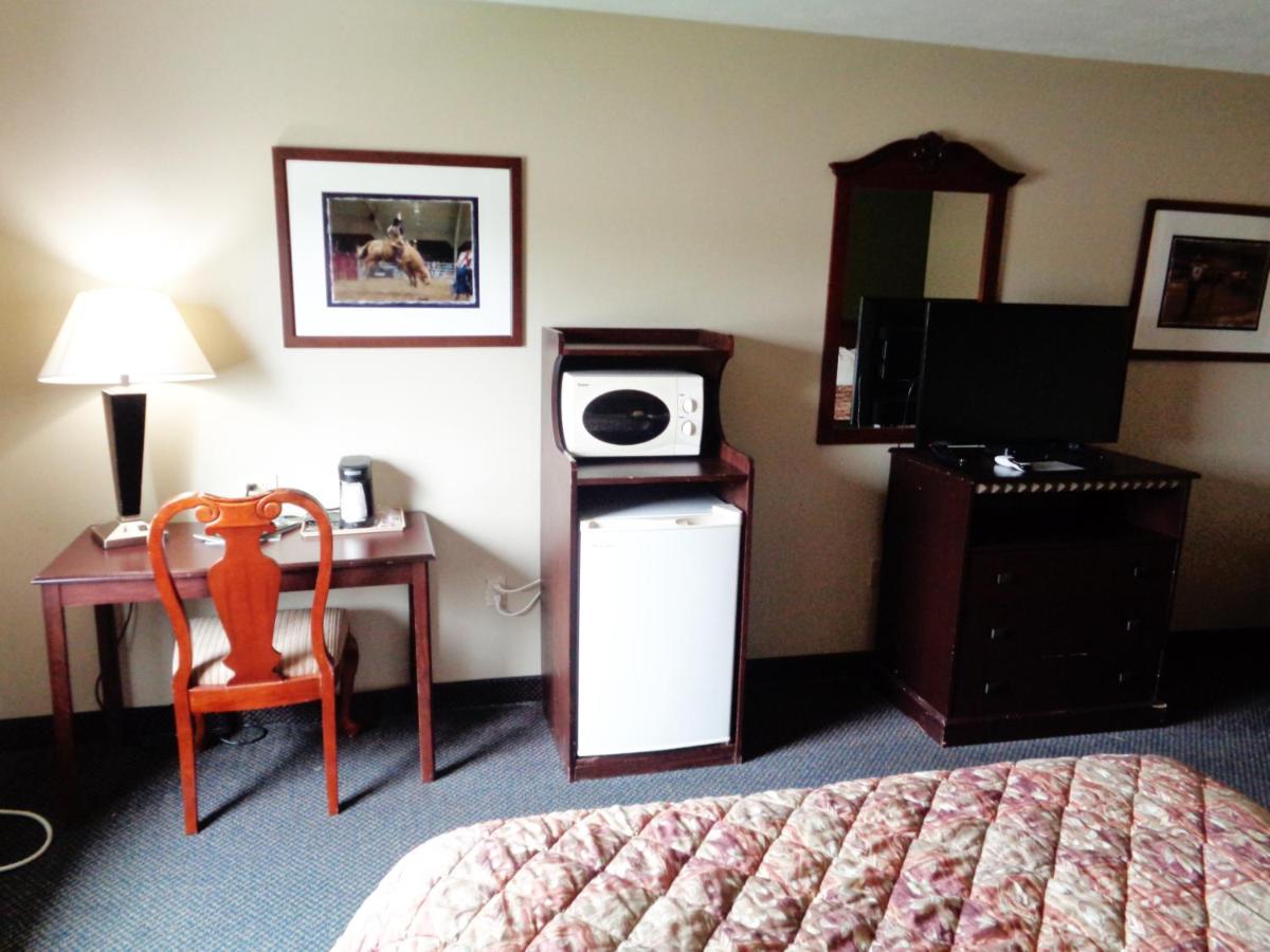 | Fairgrounds Inn