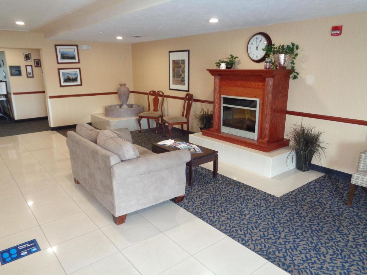 | Fairgrounds Inn