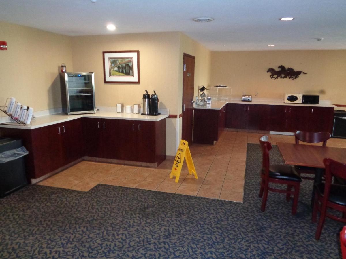 | Fairgrounds Inn