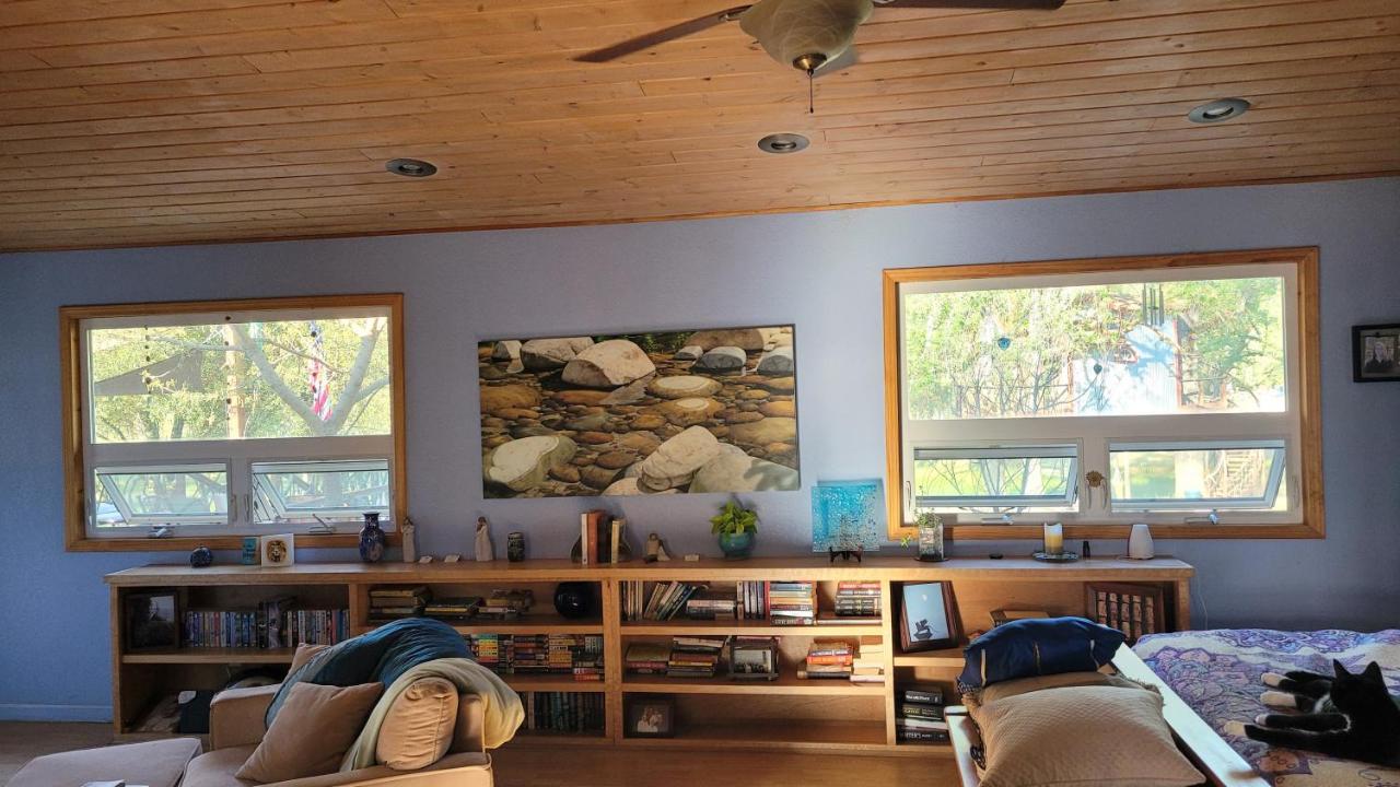 | Quiet Artist Suite