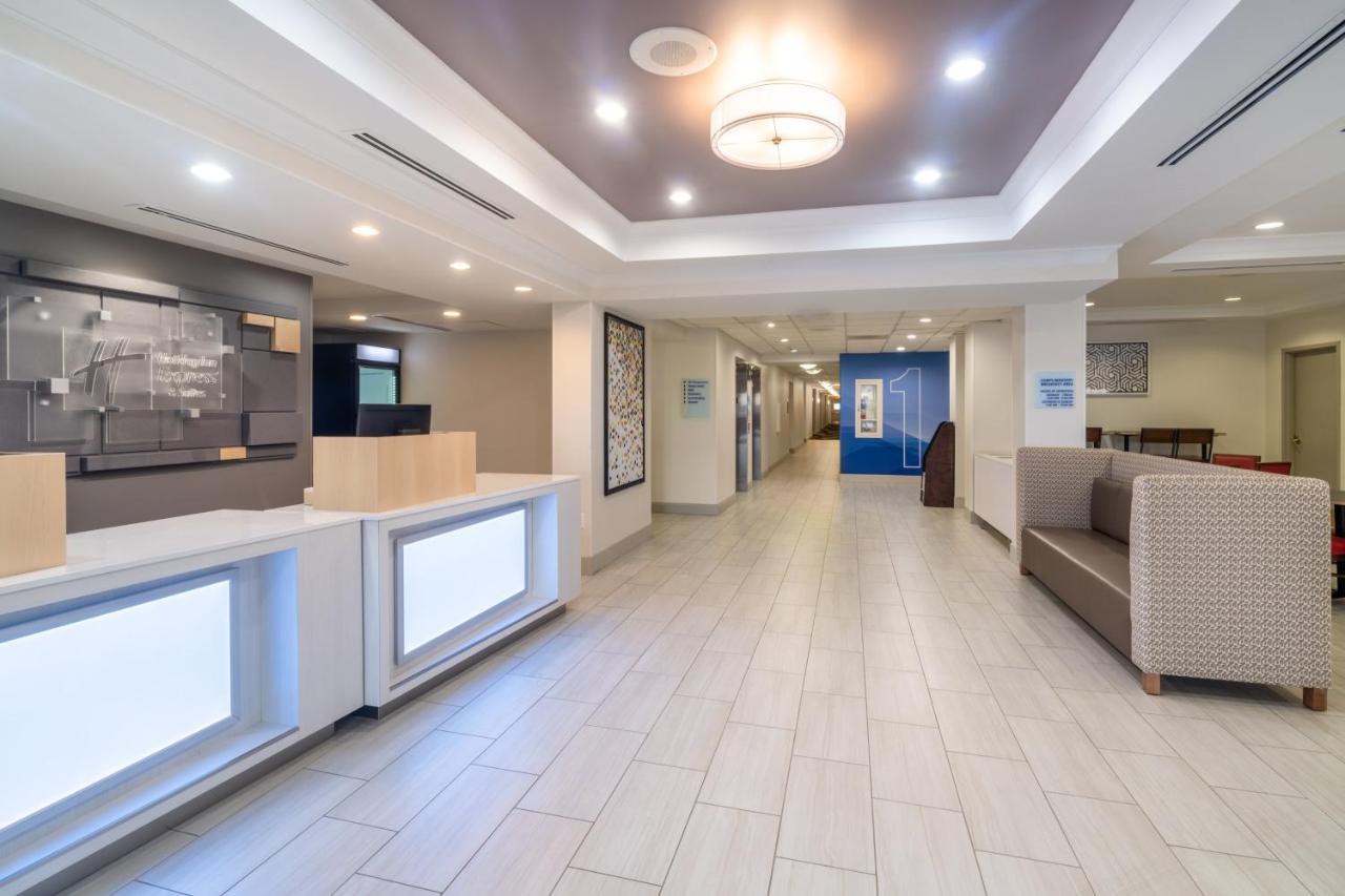 | Holiday Inn Express Hotel & Suites Bluffton at Hilton Head Area, an IHG Hotel