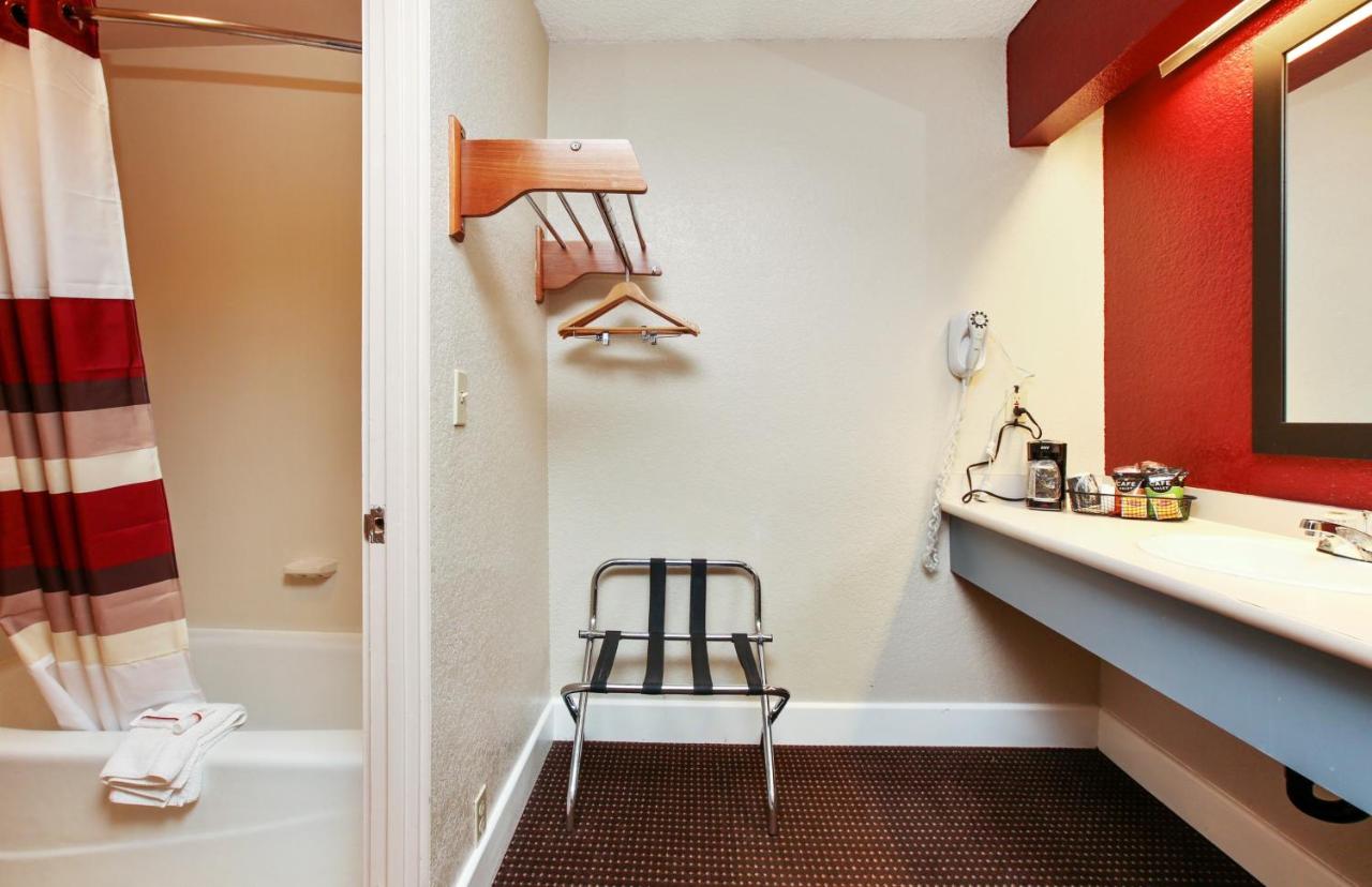 Superior King Room Non-Smoking at Red Roof Inn Santa Ana