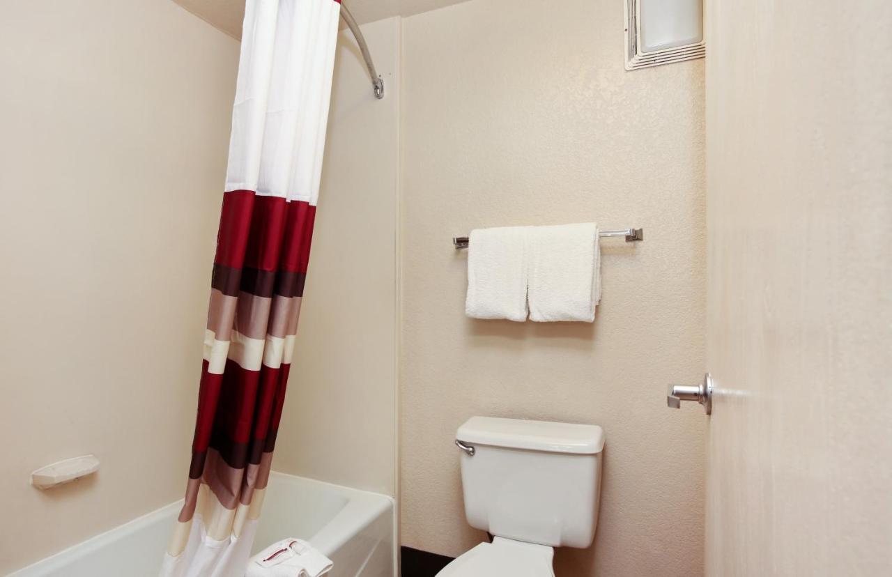 Superior King with Kitchenette Non-Smoking at Red Roof Inn Santa Ana