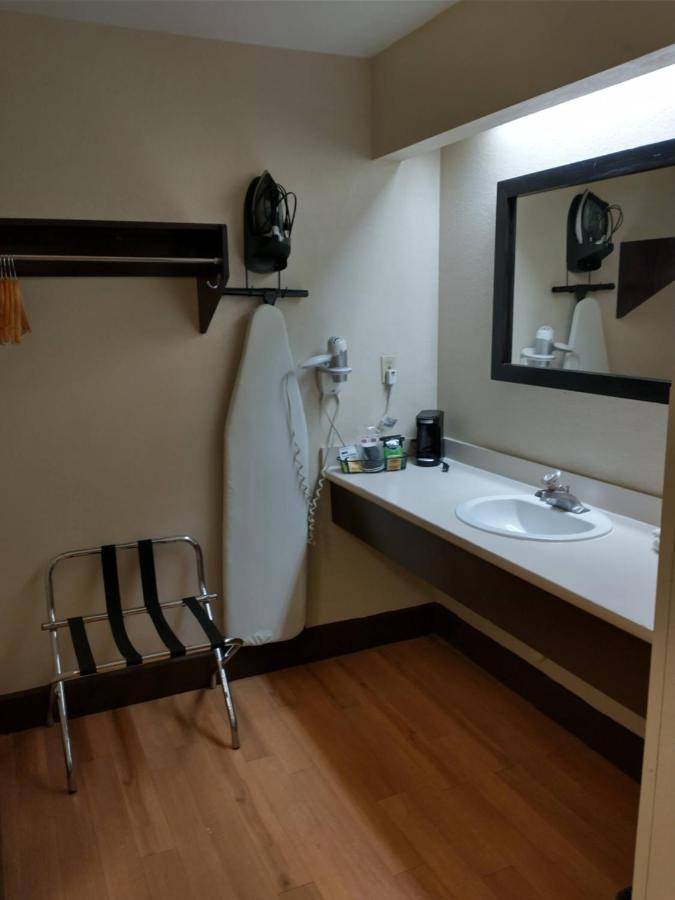 Superior King with Kitchenette Non-Smoking at Red Roof Inn Santa Ana