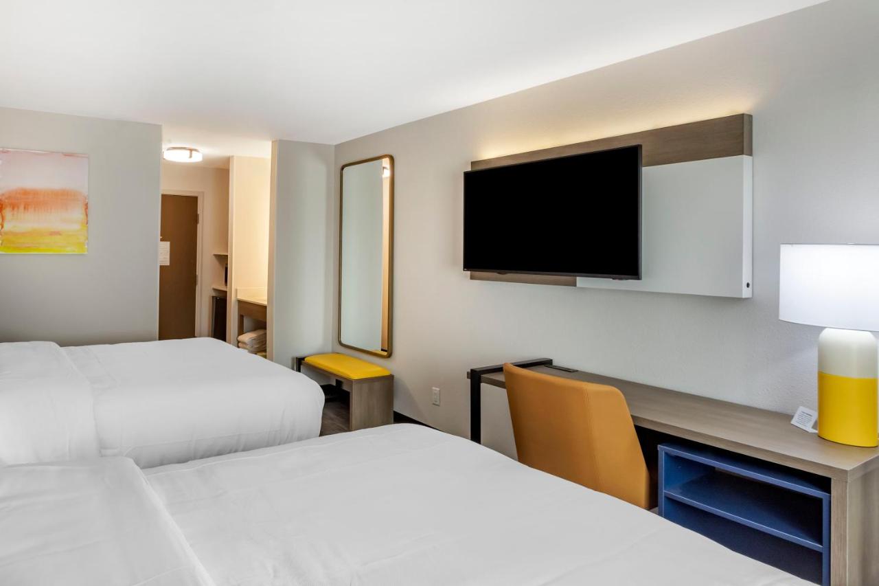 Queen Room with Two Queen Beds – Non Smoking at Comfort Inn Mount Pleasant – Racine