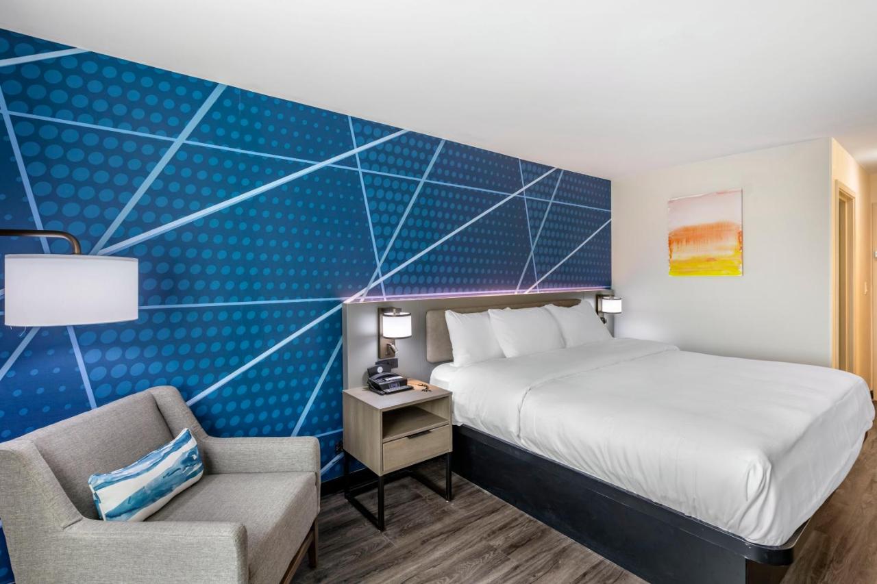 Superior King Room at Comfort Inn Mount Pleasant – Racine