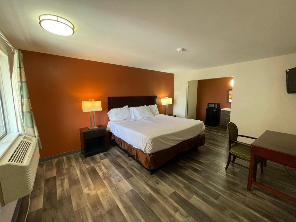 | Tourist Inn