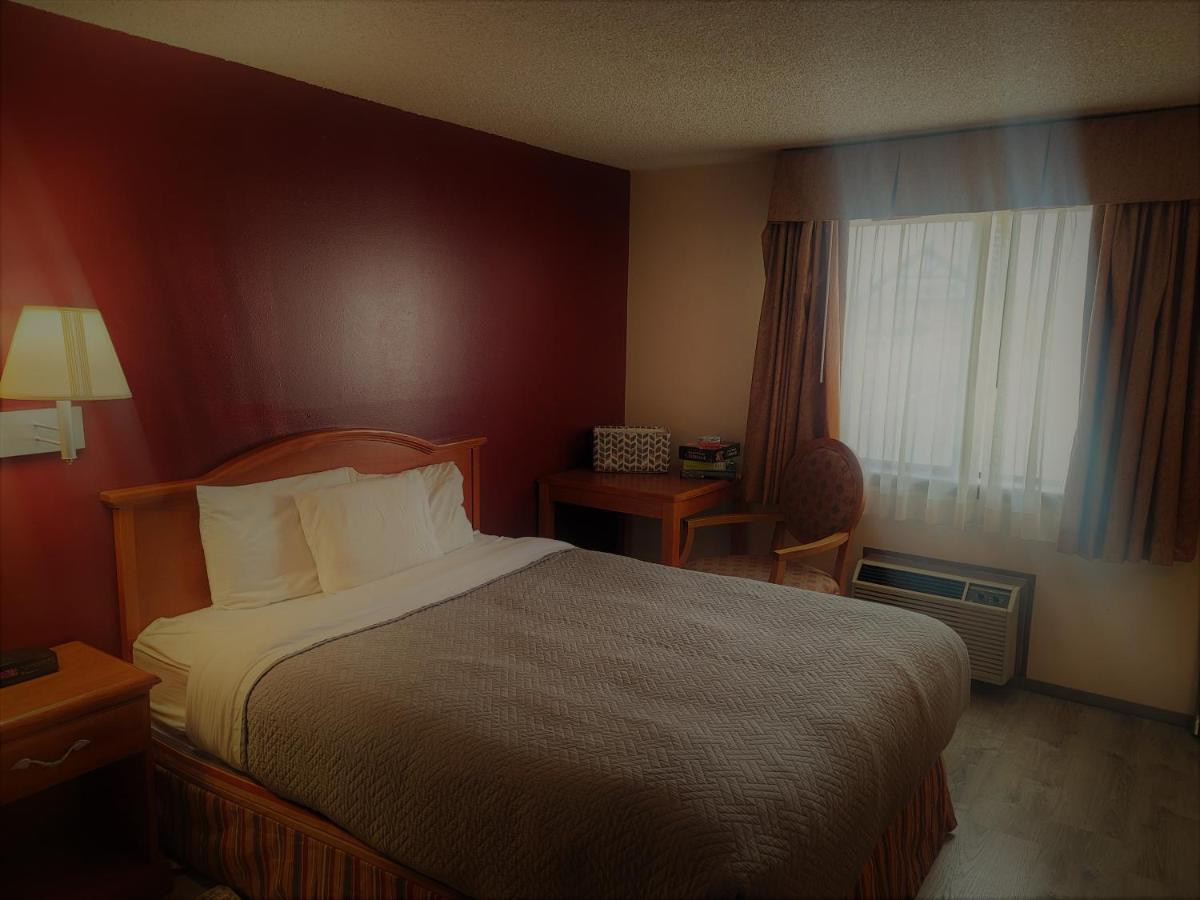  | Grizzly Inn