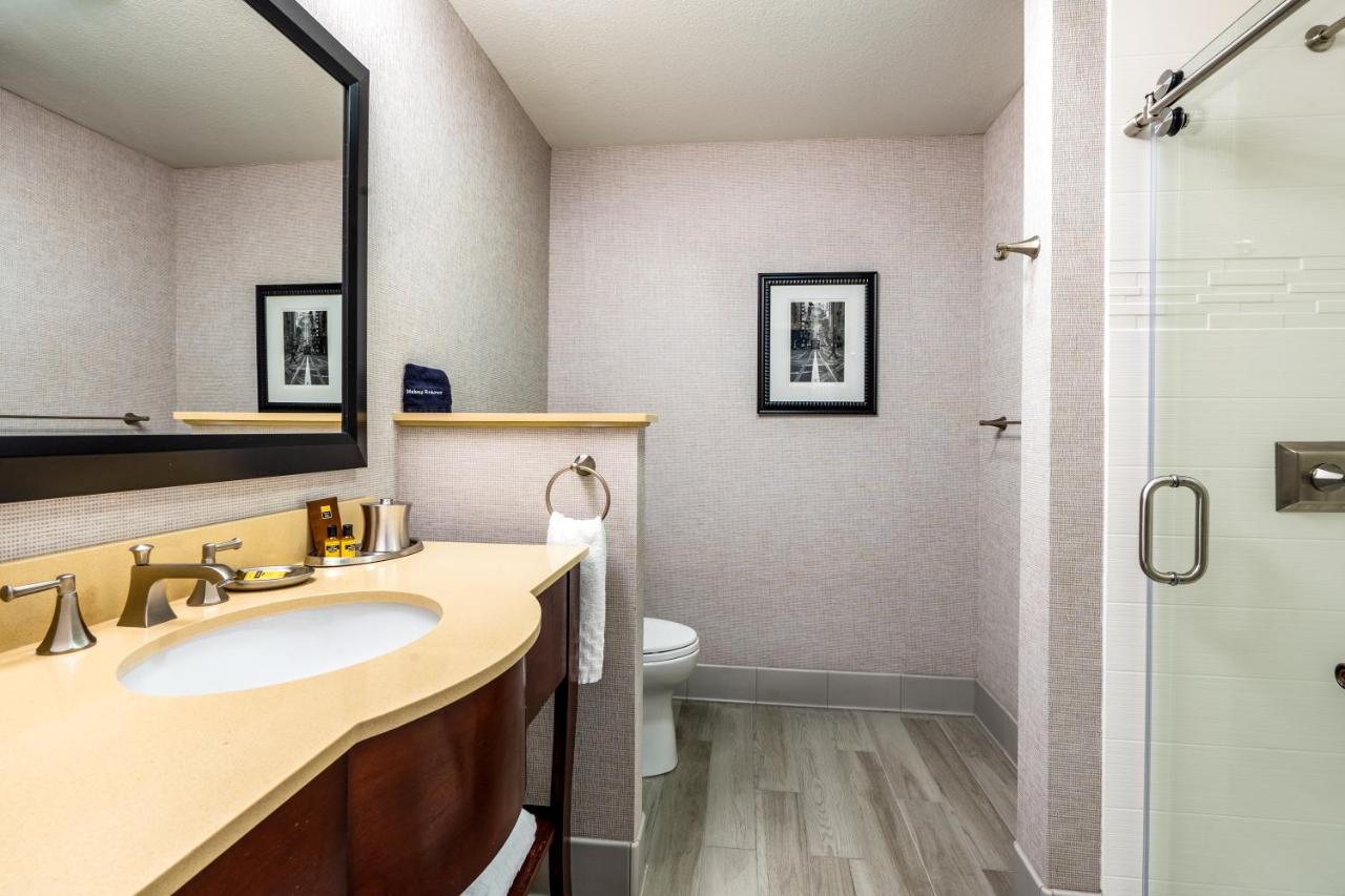 King Suite with Fireplace - Non-Smoking at Best Western Plus Stevenson Manor