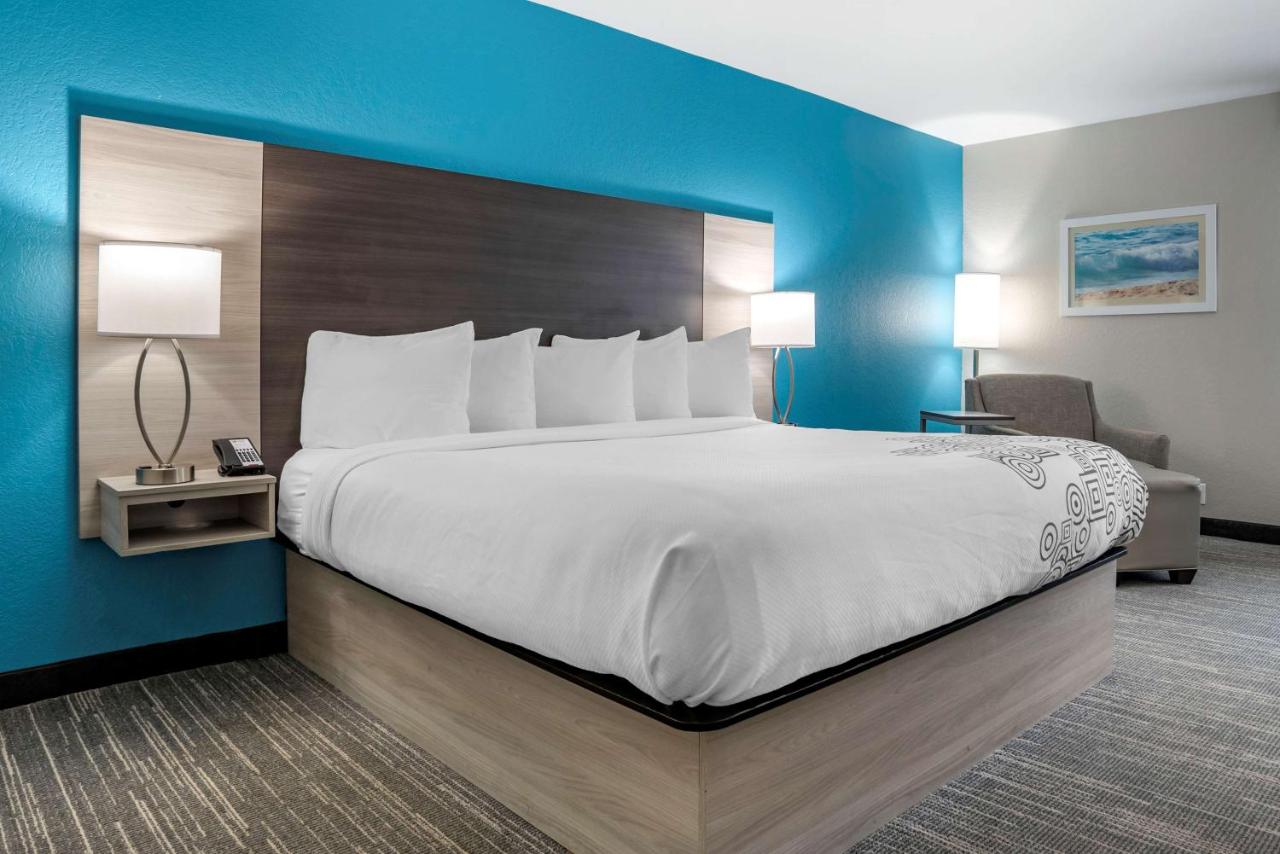 King Room with Bathtub at Best Western Plus Panama City Hotel