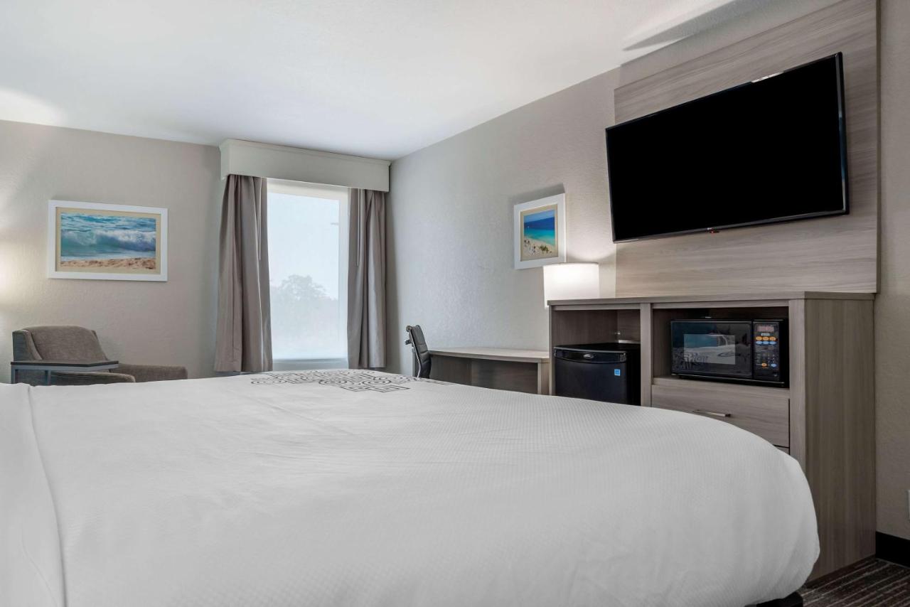 King Room with Bathtub at Best Western Plus Panama City Hotel