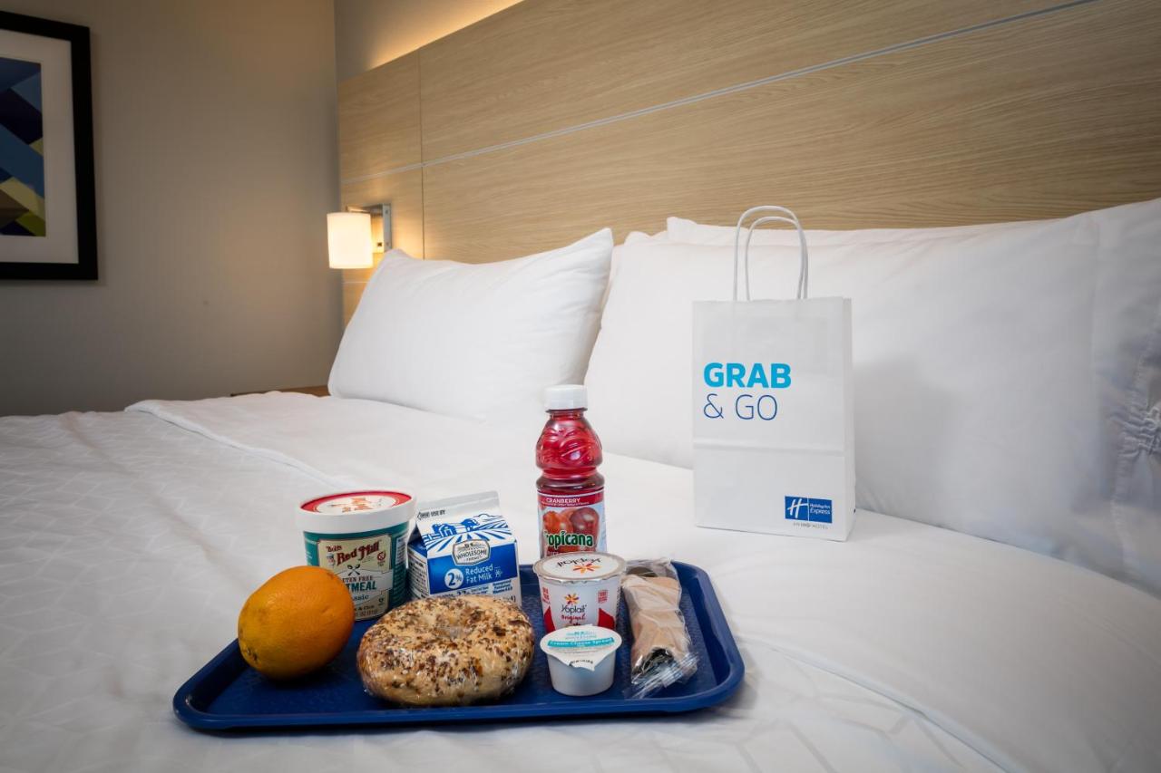 King Room - Hearing Accessible - Non-Smoking at Holiday Inn Express & Suites Bend South by IHG