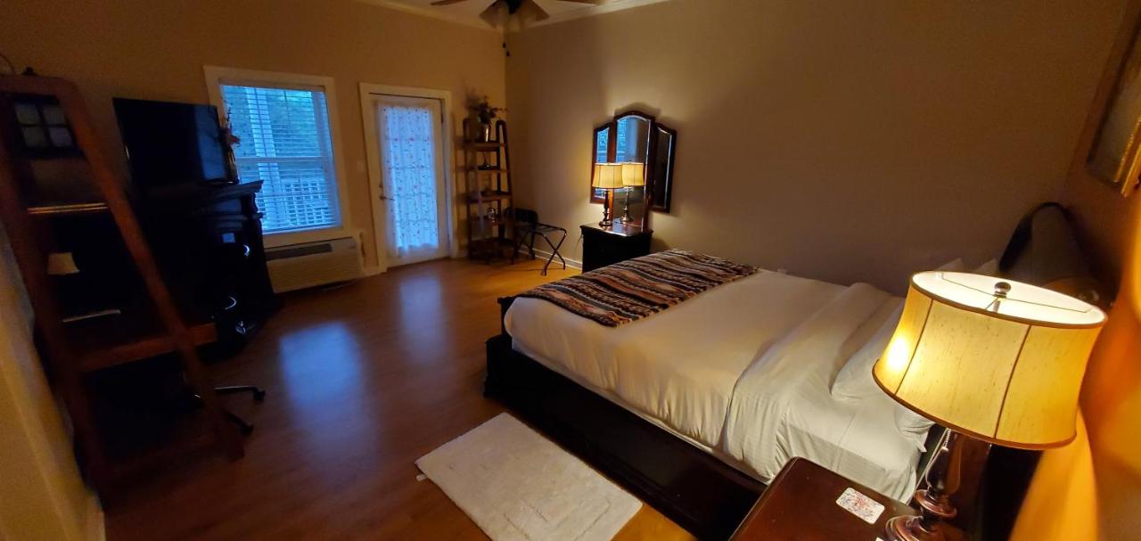  | Acorn Hill Lodge and Spa
