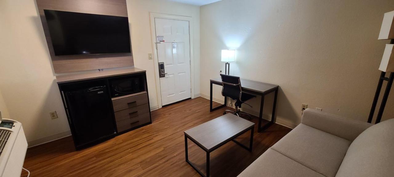 Suite King Room Non-Smoking at Red Roof Inn & Suites Cornelius – Lake Norman