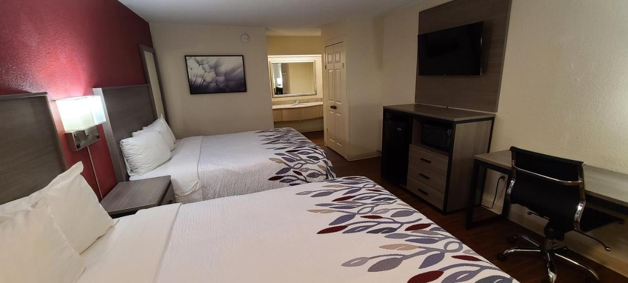Deluxe Two Queen Beds Non-Smoking at Red Roof Inn & Suites Cornelius – Lake Norman