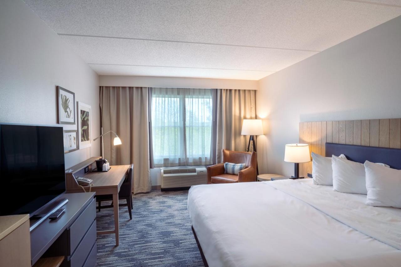 King Room - Disability Access at Country Inn & Suites by Radisson, State College (Penn State Area), PA