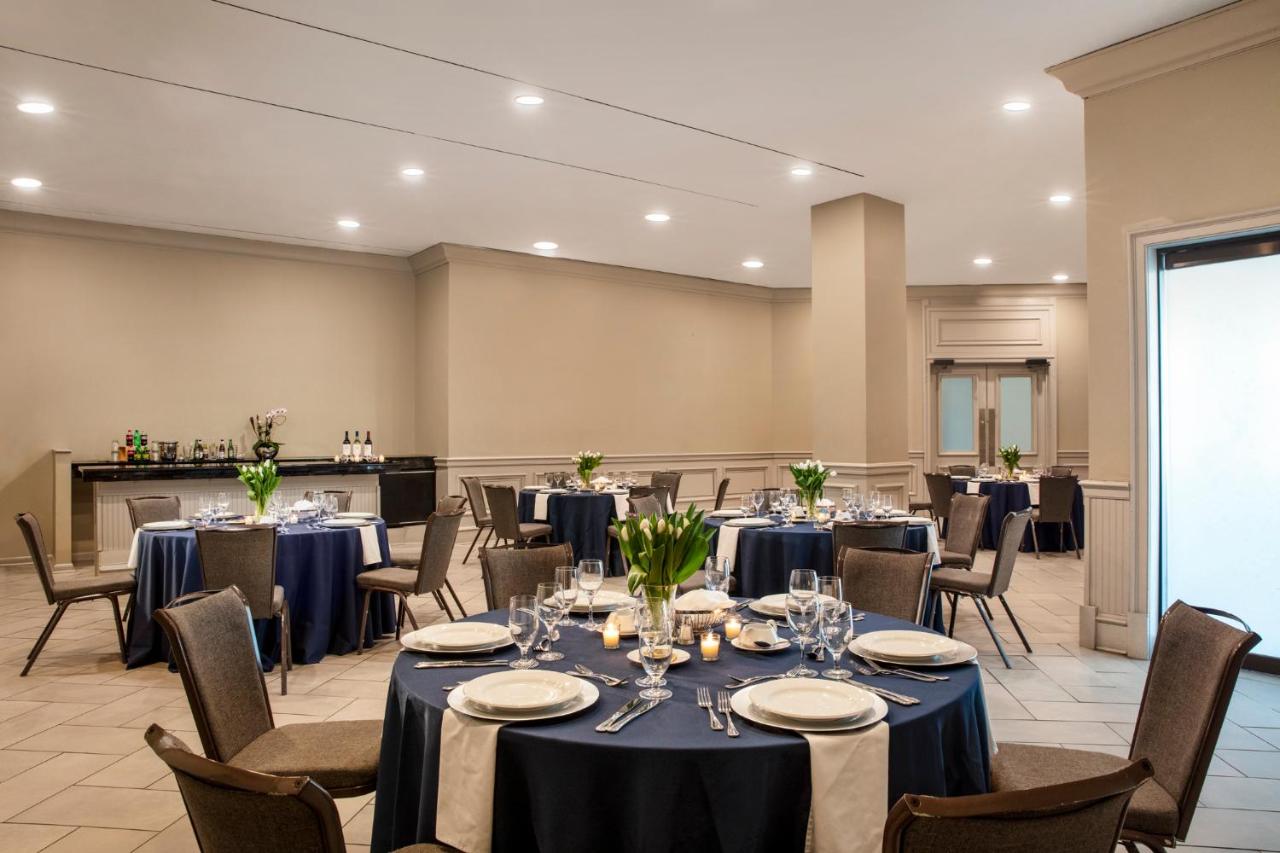 | Hyatt Regency Birmingham - The Wynfrey Hotel